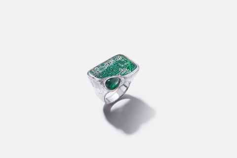 Emerald Motif Ring - 18kt White Gold and Emerald